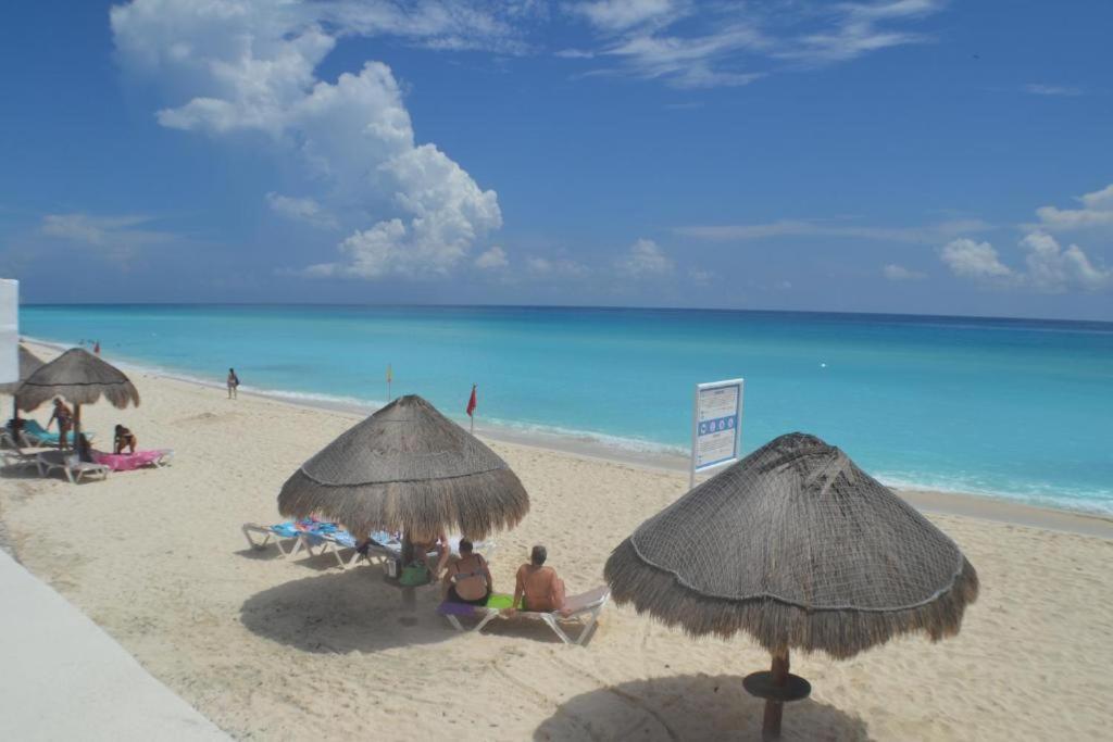 Departamentos Al Lado Del Mar En Zona Hotelera Cancún Exterior foto